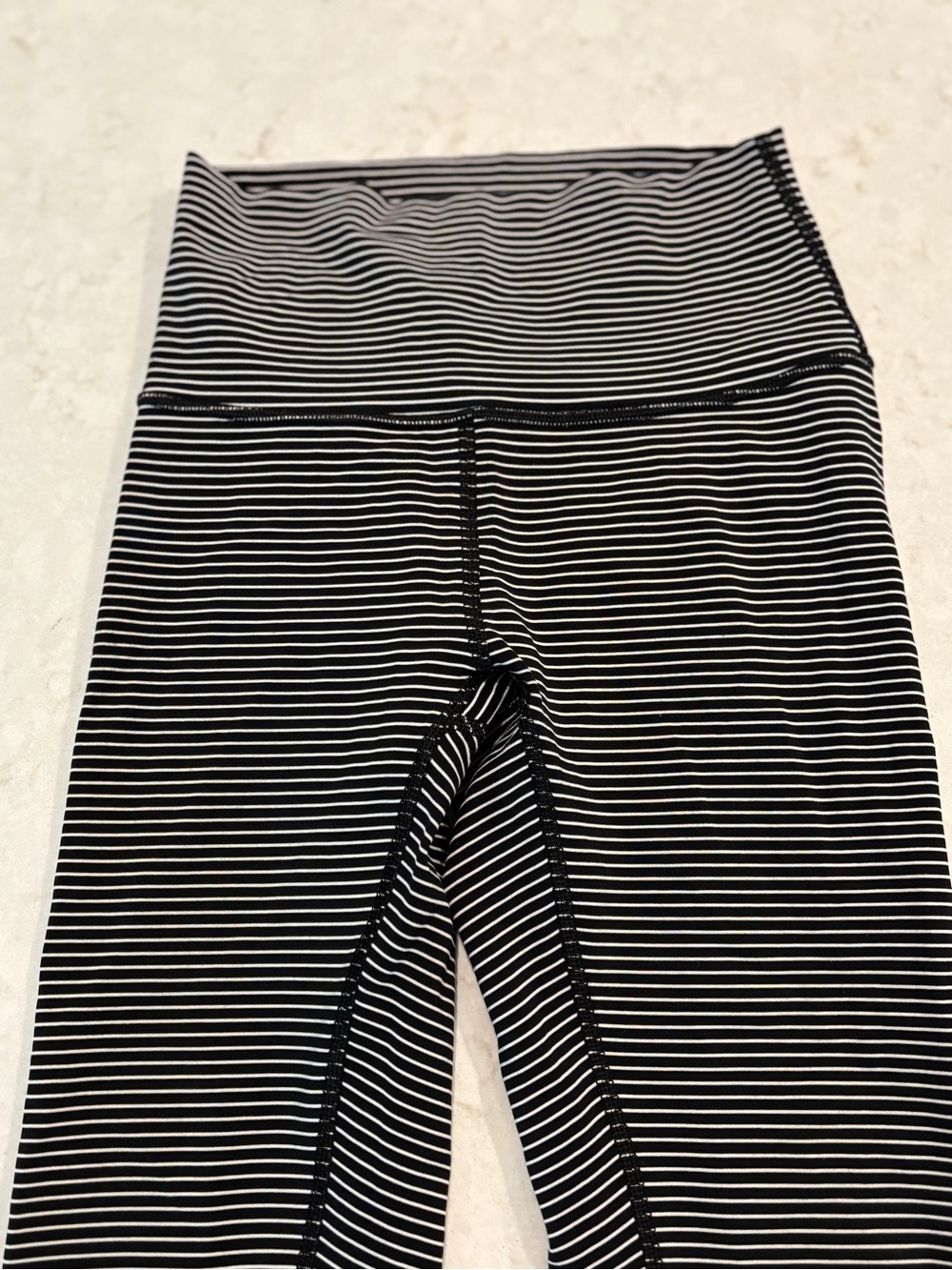Lululemon Wonder Under Parallel Stripe Leggings Size 2 ✨🖤 - Picture 6 of 8